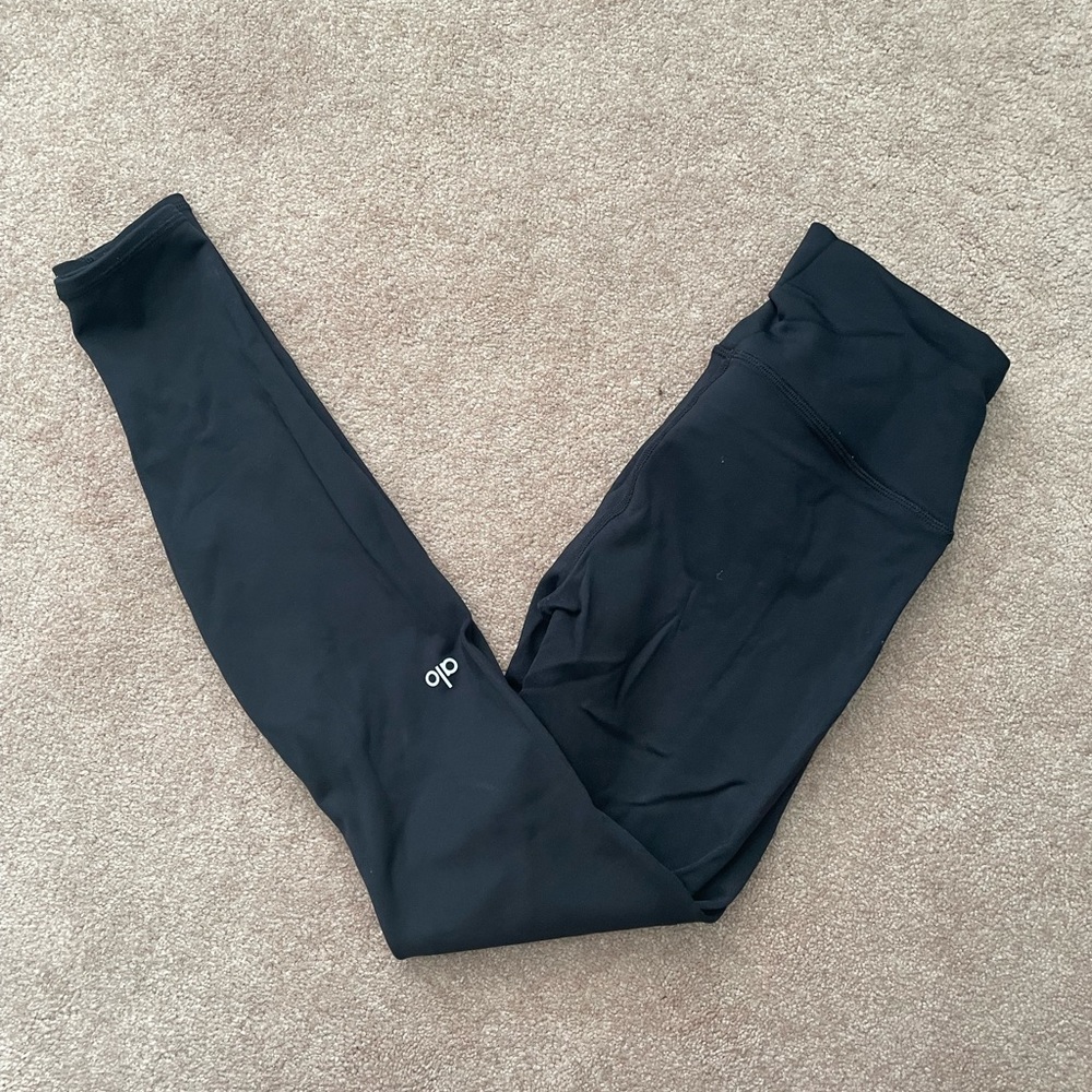 Alo Yoga Leggings 🤍 - Picture 5 of 7